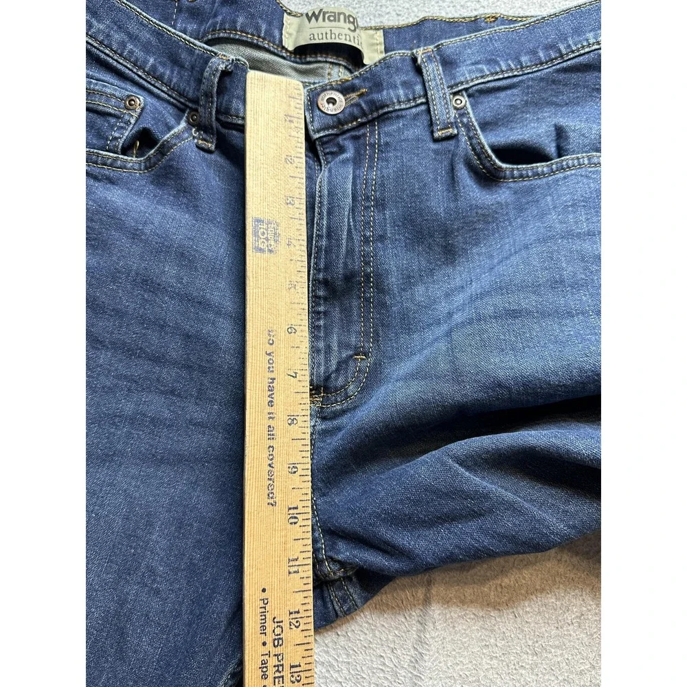 Wrangler Authentics Jeans Mens 34x34 (32x32) Blue Straight Leg Denim Medium Wash
